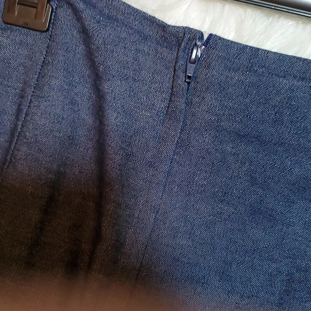 Vintage denim skirt pleats and embroidery blue and teal size 4